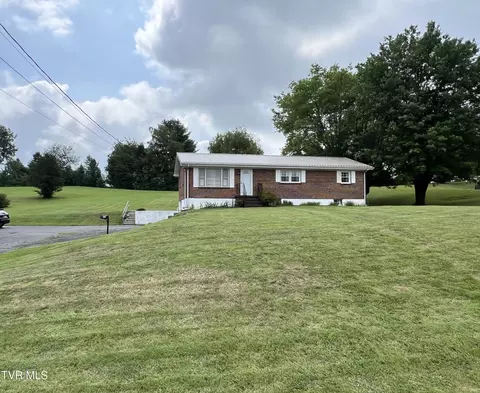 3999 Weaver Pike Bluff City Tn 37618, Bluff City, TN 37618