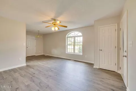 Living - 1009 E Myrtle Avenue Johnson City Tn 37601, Johnson City, TN 37601 photo 2 of 2