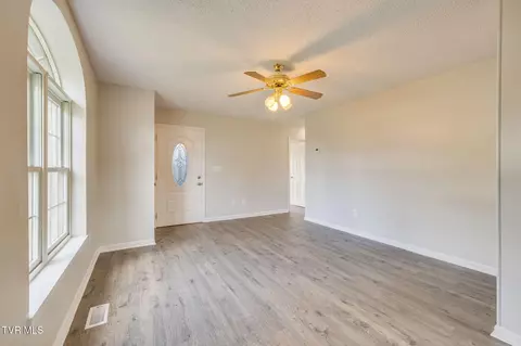 Living - 1009 E Myrtle Avenue Johnson City Tn 37601, Johnson City, TN 37601 photo 1 of 2