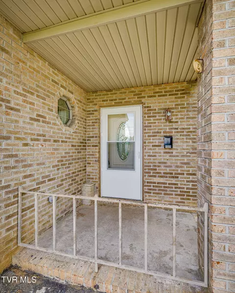 Exterior - 1009 E Myrtle Avenue Johnson City Tn 37601, Johnson City, TN 37601 photo 4 of 6