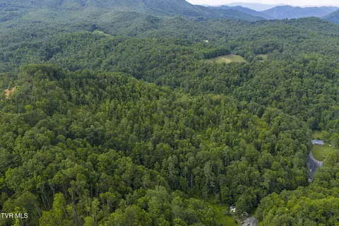834 Simerly Creek Road Hampton Tn 37658, Hampton, TN 37658 photo 3