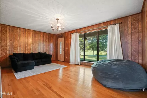 Living - 129 Glendale Road Limestone Tn 37681, Limestone, TN 37681 photo 3 of 4