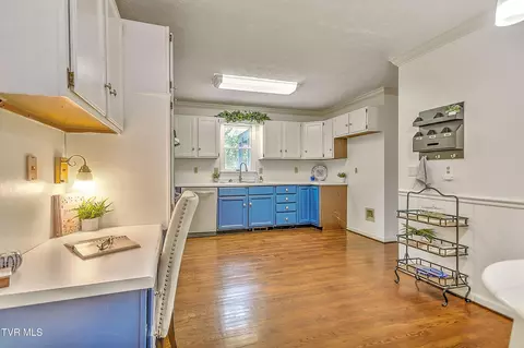 Kitchen - 224 Galway Road Bristol Tn 37620, Bristol, TN 37620 photo 1 of 5