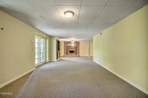 Living - 224 Galway Road Bristol Tn 37620, Bristol, TN 37620 photo 7 of 7