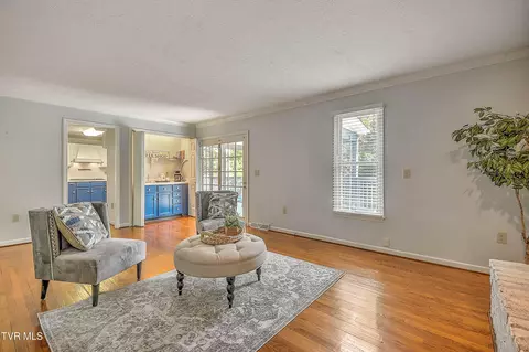 Living - 224 Galway Road Bristol Tn 37620, Bristol, TN 37620 photo 4 of 7
