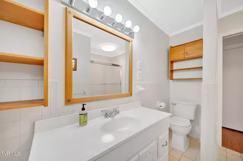Bath - 130 Smith Avenue Erwin Tn 37650, Erwin, TN 37650 photo 3 of 4