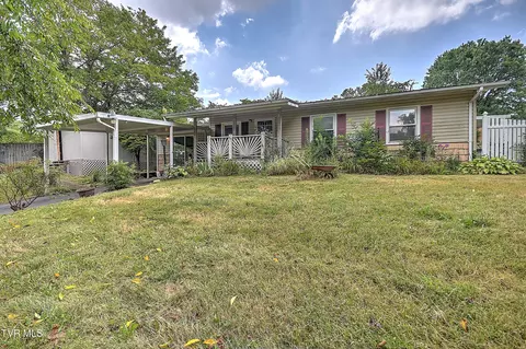 1320 W Lynwood Circle Johnson City Tn 37604, Johnson City, TN 37604