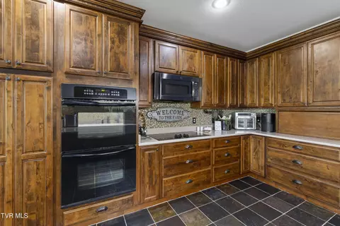 Kitchen - 169 Stockton Road Chuckey Tn 37641, Chuckey, TN 37641 photo 2 of 5
