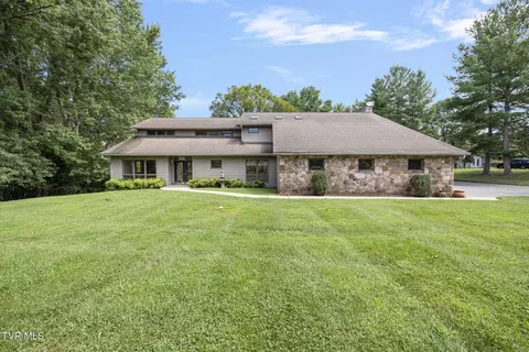 218 Lake Meadow Drive Gray Tn 37615, Gray, TN 37615