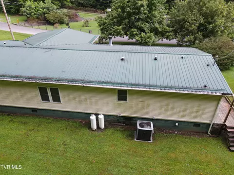 Exterior - 2004 Derby Road Appalachia Va 24216, Appalachia, VA 24216 photo 3 of 5