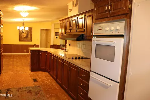 Kitchen - 2004 Derby Road Appalachia Va 24216, Appalachia, VA 24216 photo 4 of 7