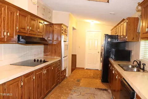 Kitchen - 2004 Derby Road Appalachia Va 24216, Appalachia, VA 24216 photo 2 of 7