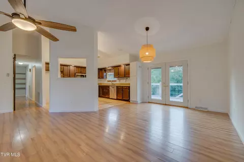 Living - 178 Greyland Drive Gray Tn 37615, Gray, TN 37615 photo 5 of 7