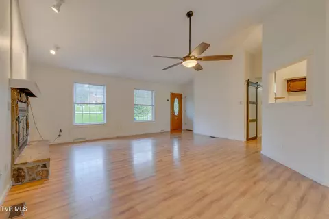 Living - 178 Greyland Drive Gray Tn 37615, Gray, TN 37615 photo 4 of 7