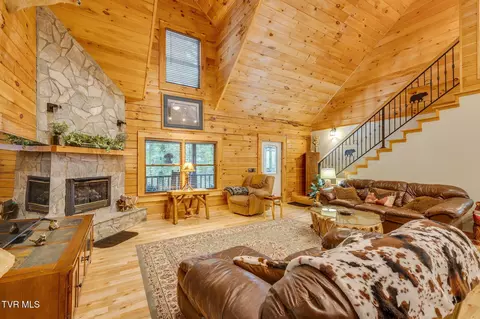 Living - 505 Escape Mountain Road Hampton Tn 37658, Hampton, TN 37658 photo 2 of 2