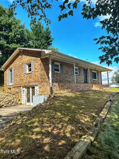 282 Rolling Hills Drive Marion Va 24354, Marion, VA 24354