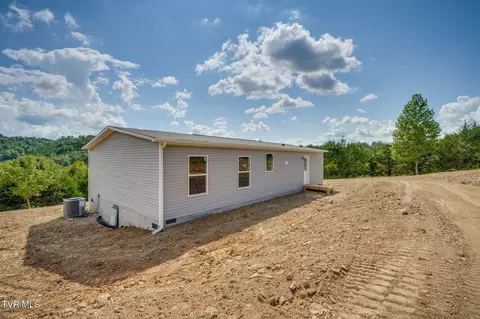 Exterior - 2145 Oakwood Road Midway Tn 37809, Midway, TN 37809 photo 3 of 5