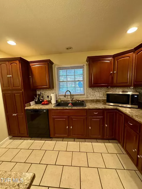 Kitchen - 116 Hasty Boulevard Erwin Tn 37650, Erwin, TN 37650 photo 2 of 4