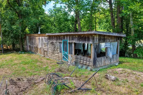 Exterior - 4026 Horton Ford Road Eidson Tn 37731, Eidson, TN 37731 photo 8 of 10