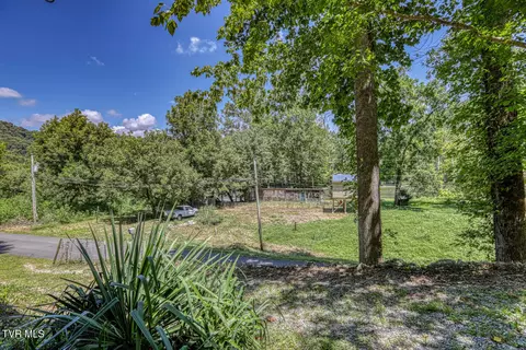 Exterior - 4026 Horton Ford Road Eidson Tn 37731, Eidson, TN 37731 photo 9 of 10