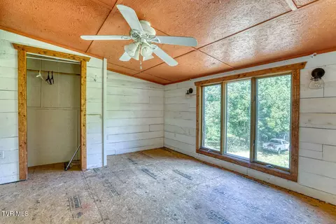 Bedroom - 4026 Horton Ford Road Eidson Tn 37731, Eidson, TN 37731 photo 2 of 4