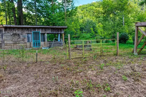 Exterior - 4026 Horton Ford Road Eidson Tn 37731, Eidson, TN 37731 photo 7 of 10
