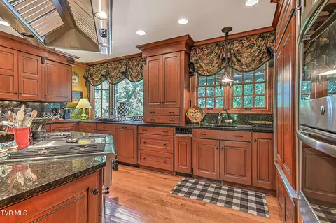 Kitchen - 733 Windmill Circle Bristol Va 24201, Bristol, VA 24201 photo 3 of 11