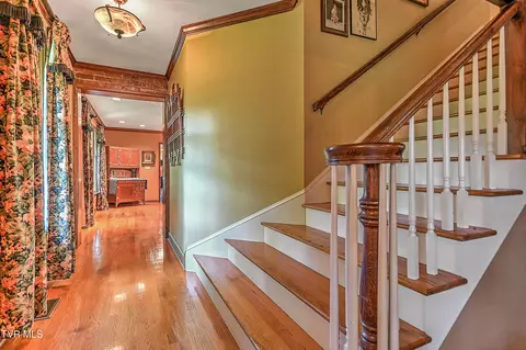 Entry Way - 733 Windmill Circle Bristol Va 24201, Bristol, VA 24201 photo 4 of 9