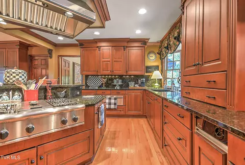 Kitchen - 733 Windmill Circle Bristol Va 24201, Bristol, VA 24201 photo 7 of 11