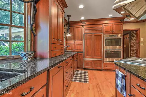 Kitchen - 733 Windmill Circle Bristol Va 24201, Bristol, VA 24201 photo 10 of 11