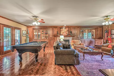 Living - 733 Windmill Circle Bristol Va 24201, Bristol, VA 24201 photo 1 of 15