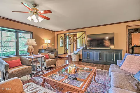 Living - 733 Windmill Circle Bristol Va 24201, Bristol, VA 24201 photo 4 of 15