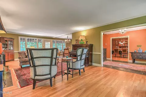 Living - 733 Windmill Circle Bristol Va 24201, Bristol, VA 24201 photo 13 of 15