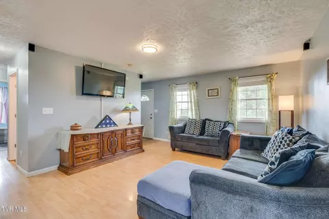 Living - 281 Forest Road Mosheim Tn 37818, Mosheim, TN 37818 photo 3 of 3