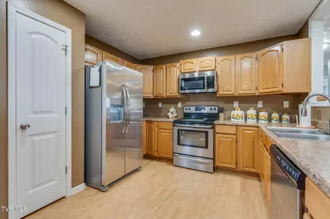 Kitchen - 281 Forest Road Mosheim Tn 37818, Mosheim, TN 37818 photo 1 of 3