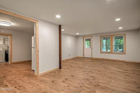 Living - 781 Oak Glen Circle Fall Branch Tn 37656, Fall Branch, TN 37656 photo 10 of 13