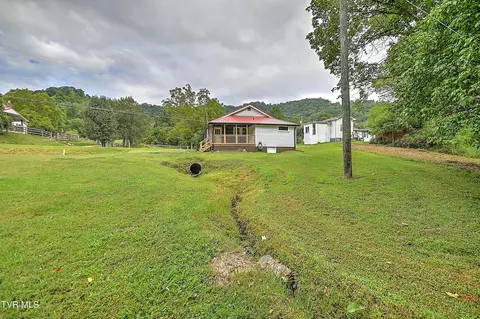 Exterior - 781 Oak Glen Circle Fall Branch Tn 37656, Fall Branch, TN 37656 photo 17 of 22