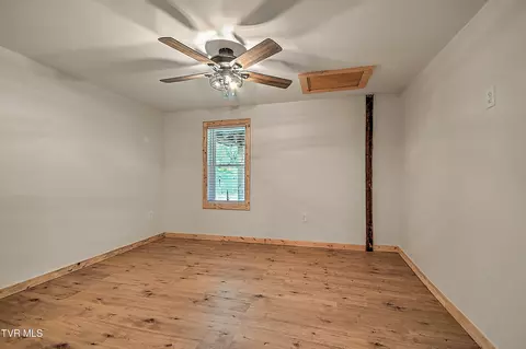Bedroom - 781 Oak Glen Circle Fall Branch Tn 37656, Fall Branch, TN 37656 photo 5 of 7