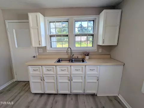 Kitchen - 2239 E Fairview Avenue Johnson City Tn 37601, Johnson City, TN 37601 photo 2 of 3