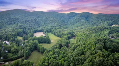 284 Bulldog Hollow Hollow Elizabethton Tn 37643, Elizabethton, TN 37643