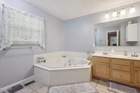 Bath - 7717 Greenbriar Road Talbott Tn 37877, Talbott, TN 37877 photo 1 of 6