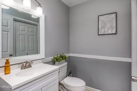 Bath - 595 Suncrest Drive Drive Bristol Va 24201, Bristol, VA 24201 photo 1 of 2