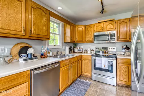 Kitchen - 595 Suncrest Drive Drive Bristol Va 24201, Bristol, VA 24201 photo 1 of 2