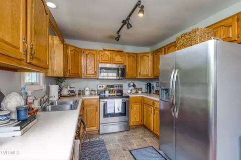 Kitchen - 595 Suncrest Drive Drive Bristol Va 24201, Bristol, VA 24201 photo 2 of 2