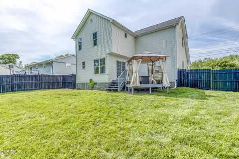 Exterior - 595 Suncrest Drive Drive Bristol Va 24201, Bristol, VA 24201 photo 6 of 10