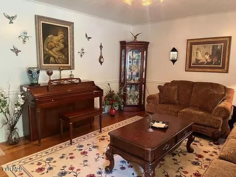 Living - 11239 Riverside Circle Pound Va 24279, Pound, VA 24279 photo 2 of 3
