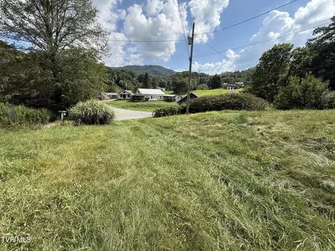 812 Fairview Road Hampton Tn 37658, Hampton, TN 37658 photo 16