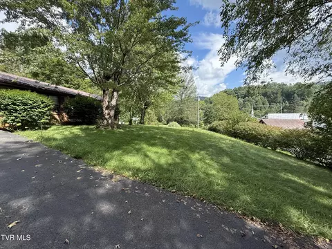 812 Fairview Road Hampton Tn 37658, Hampton, TN 37658 photo 3
