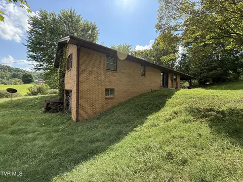 812 Fairview Road Hampton Tn 37658, Hampton, TN 37658 photo 11