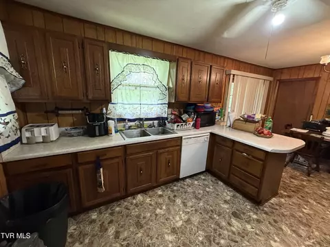 812 Fairview Road Hampton Tn 37658, Hampton, TN 37658 photo 28